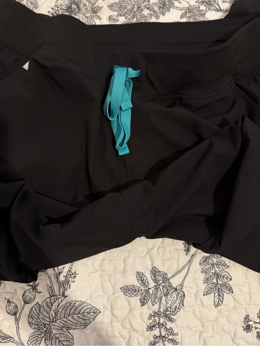 SOLD!!!! Figs Black Jogger Pants with Teal Drawstring (Size L Tall) - Picture 6 of 8